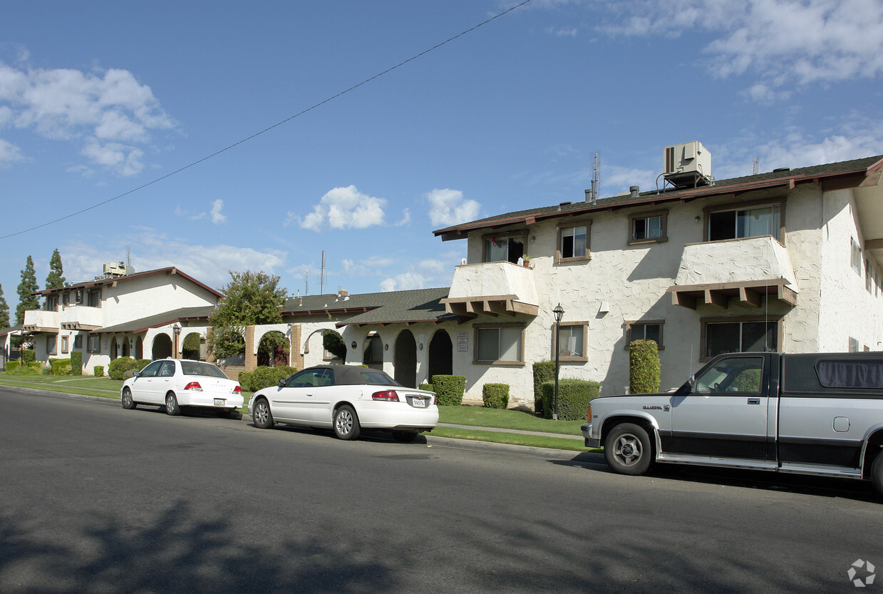 Granada Apartments - La Granada Apartments