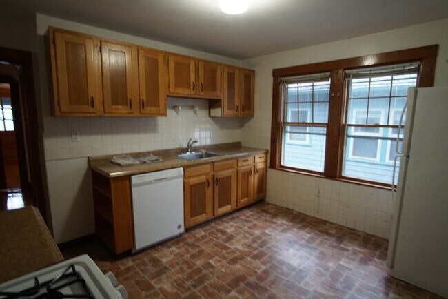 Building Photo - 29 Agassiz St