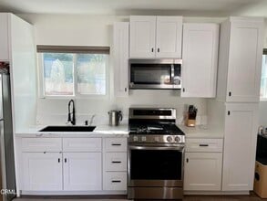 Building Photo - 8882 N Ventura Ave