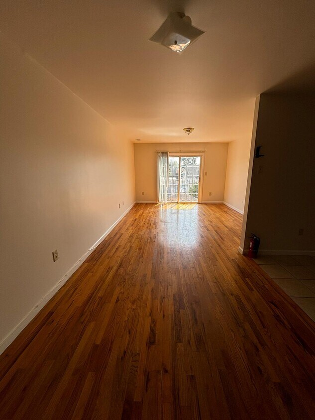 Foto principal - 28 Delavan Pl