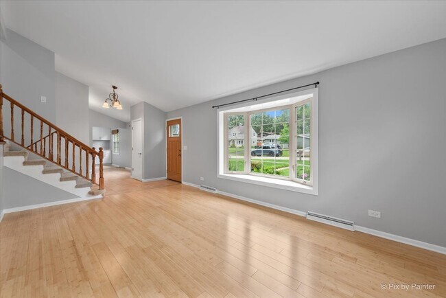 Building Photo - 916 Granville Ave