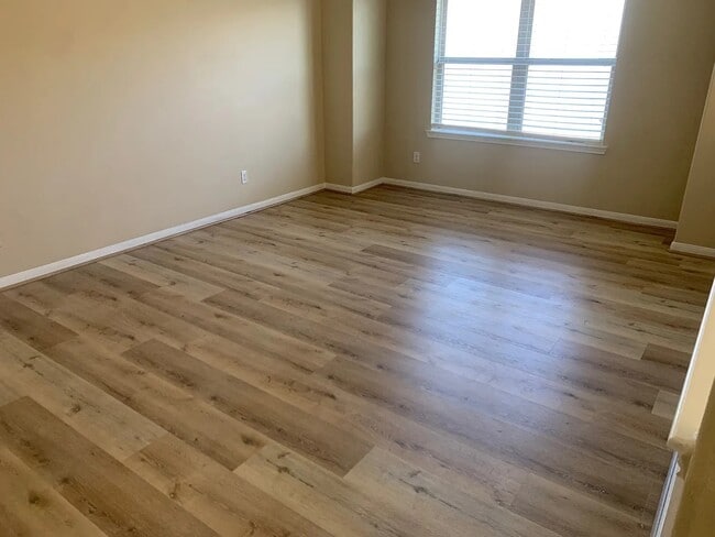 Building Photo - 20735 Pine Rain Ct