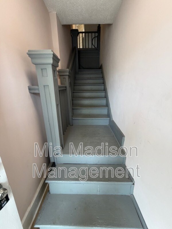 Foto del edificio - 513 W 35th St