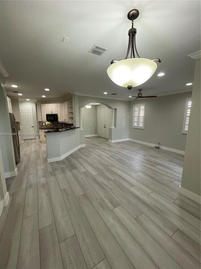 Foto del edificio - 2727 Center Ct Dr