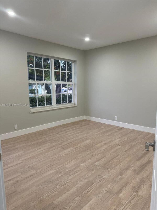 Foto del edificio - 3095 W Flagler St
