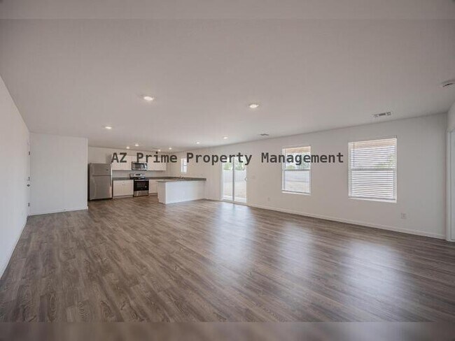 Building Photo - 28 S Naples Ln