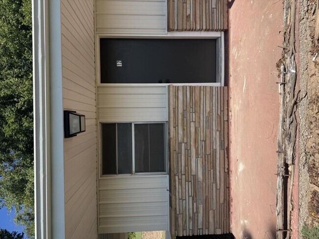 Foto del edificio - 10524 Farm Rd 2180