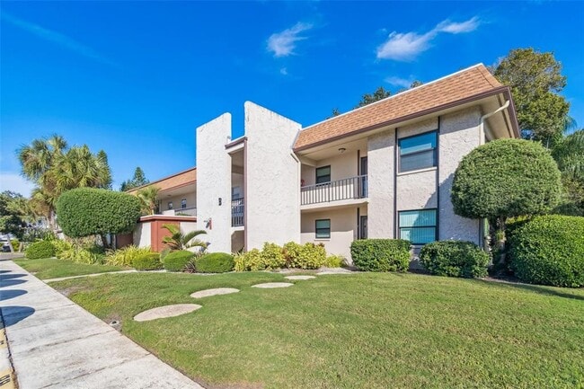 Building Photo - 2750 E Bay Dr