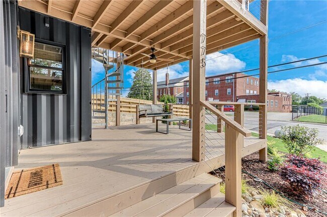 Foto del edificio - 775 Bradford St SW