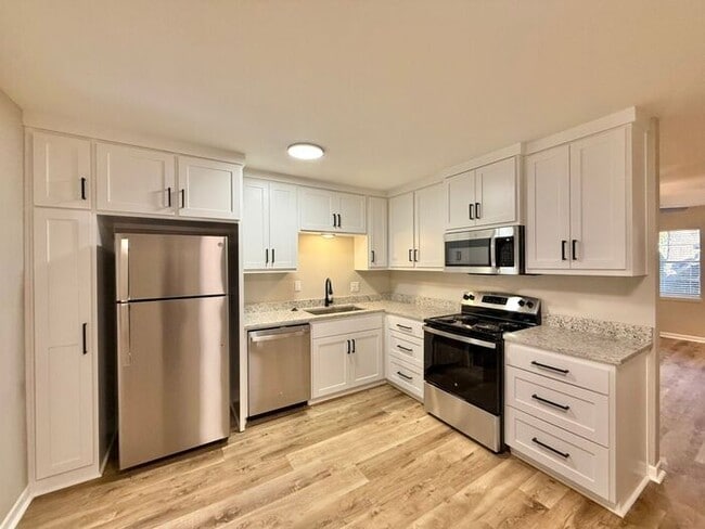 Foto del edificio - Newly Renovated Duplex for Rent!