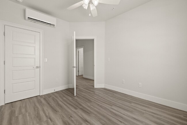 Foto del edificio - 14985 Sunset Eve Lp