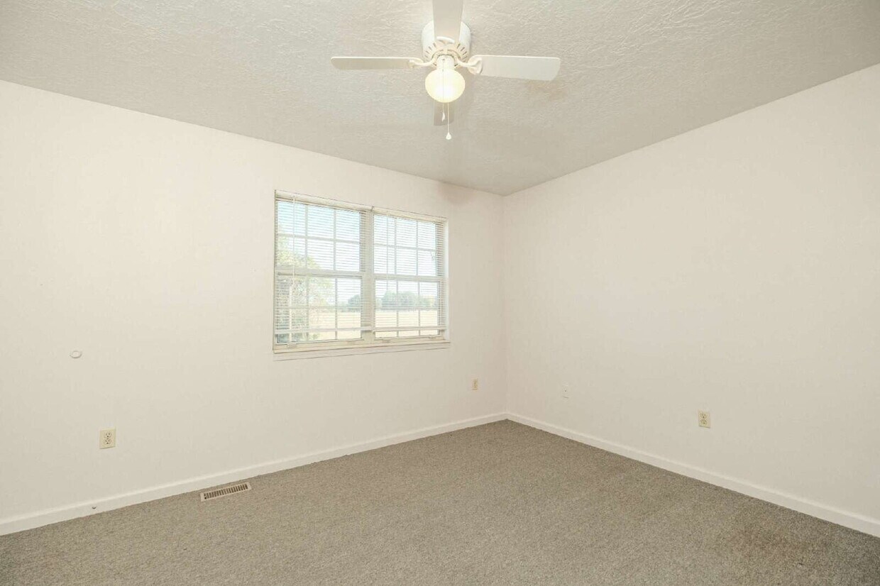 Primary Photo - 2 Bedroom, 1 Bath Townhome – Bradley Hills...