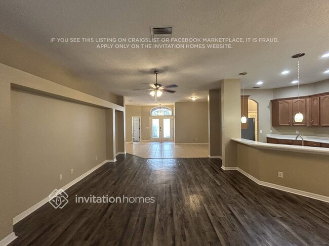 Building Photo - 1922 Raven Manor Dr