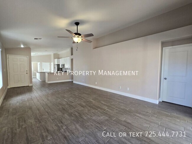 Foto del edificio - BEAUTIFUL 3 BED, 2 BATH HOME WITH OPEN FLO...