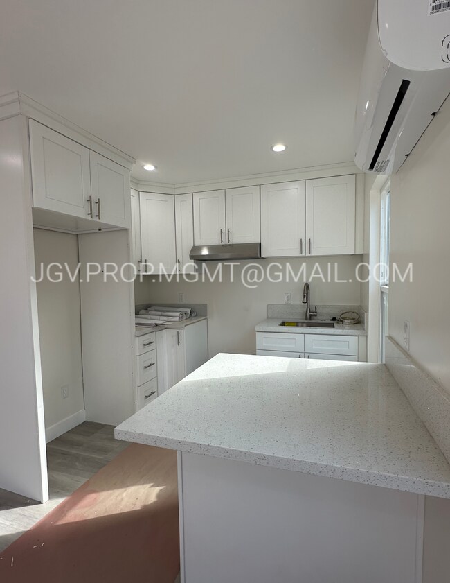 Foto del edificio - 1025 S Victoria Ave