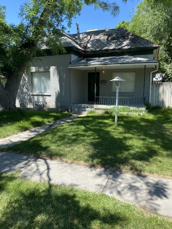 Primary Photo - 319 E Kensington Ave