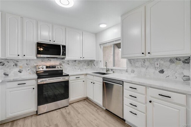 Foto del edificio - 34112 Selva Rd