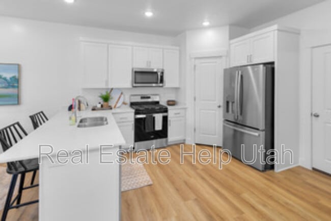 Building Photo - 281 W 1150 N