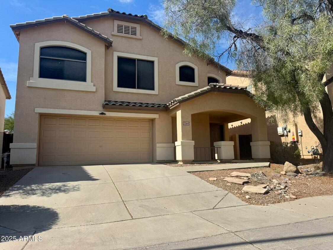 Primary Photo - 2344 W White Feather Ln