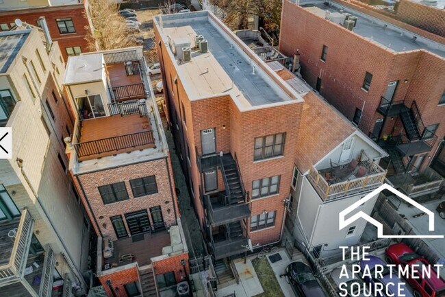 Foto del edificio - 2334 N Greenview Ave