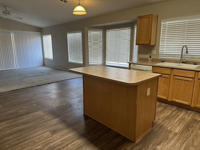 Foto del edificio - 4 Bedroom in San Tan Ranch, Gilbert!