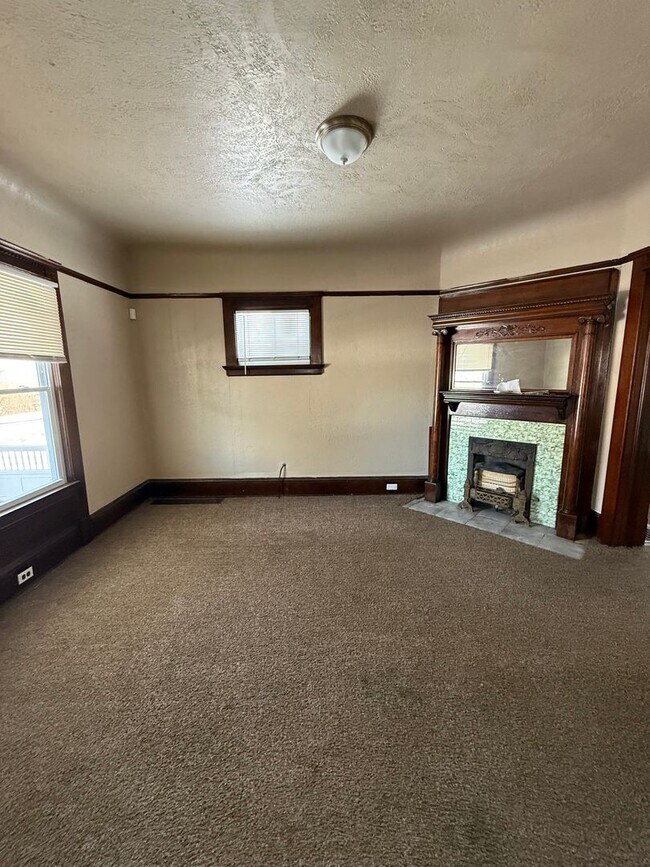 Building Photo - 3bd Single Cash Pay/Section 8