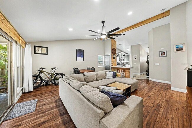 Foto del edificio - 6209 Interbay Blvd