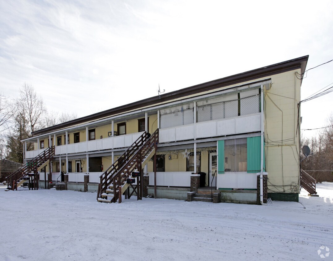 39 25th St SW, Barberton, OH 44203 Apartments in Barberton, OH