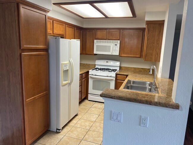 Foto del edificio - 200 E Alessandro Blvd