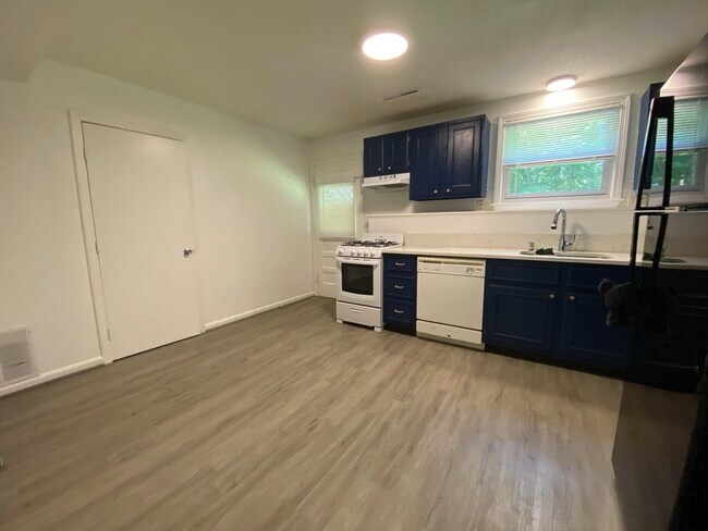 Foto del edificio - 128 Cheryl Ln