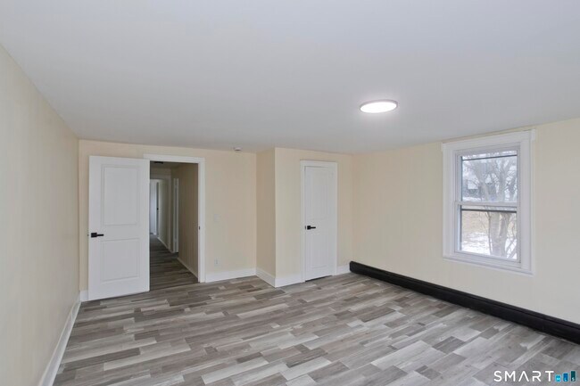 Foto del edificio - 47 Maple Ave