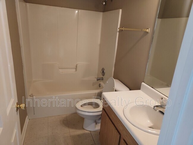 Building Photo - 1507 Summerplace Dr