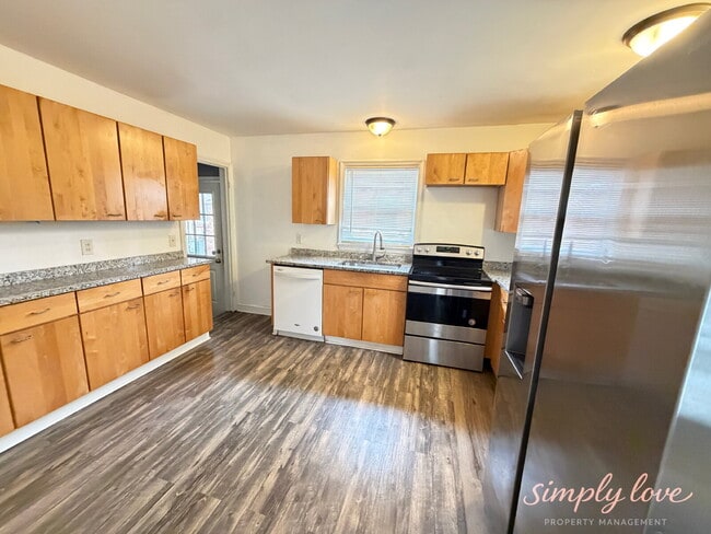 Foto del edificio - 4526 Albion Rd