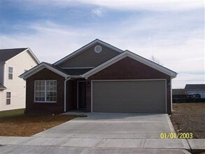 Building Photo - 900 Cobble Dr