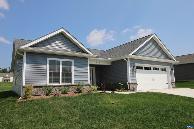 Foto del edificio - 179 Langley Dr