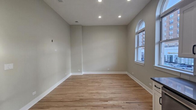 Foto del edificio - 2 bedroom in Chicago IL 60640