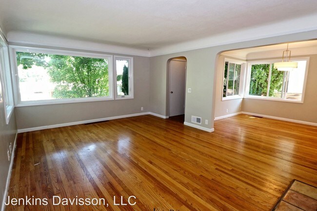 Building Photo - 4 br, 2 bath House - 4124 SE Ash Street