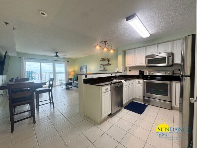 Foto del edificio - FURNISHED waterfront condo in Desirable Intercoastal Point Community!