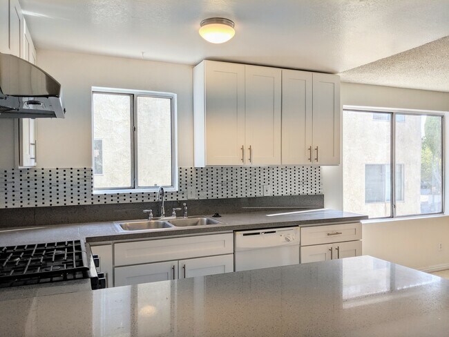 Foto del edificio - 444 S Garfield Ave