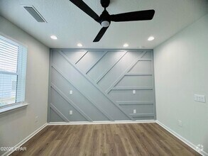 Building Photo - 9002 Parrot Pl