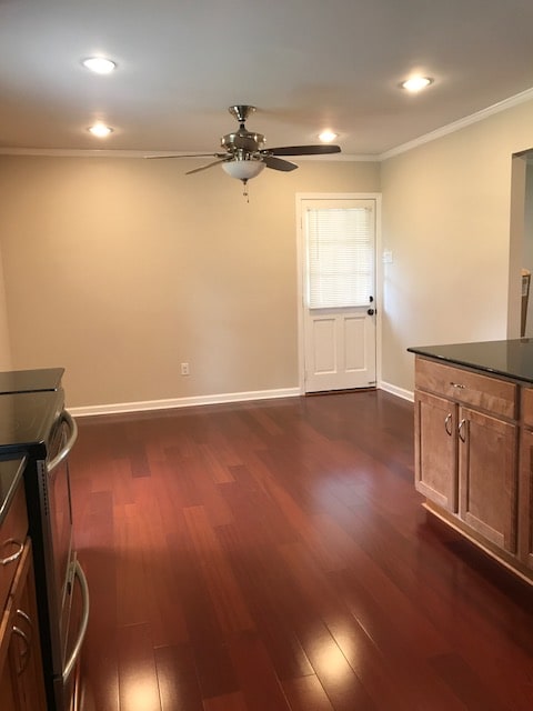 Building Photo - 302 Newcastle Dr