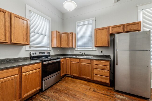 Foto del edificio - 429 E Carson St