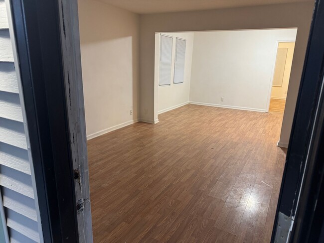 Foto del edificio - 274 Wrexham Ave