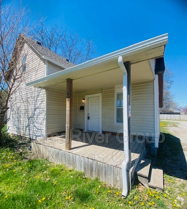 Building Photo - 606 Fairground Ave