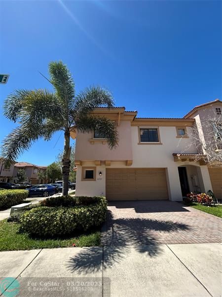 Foto del edificio - 6101 Grand Cypress Cir W