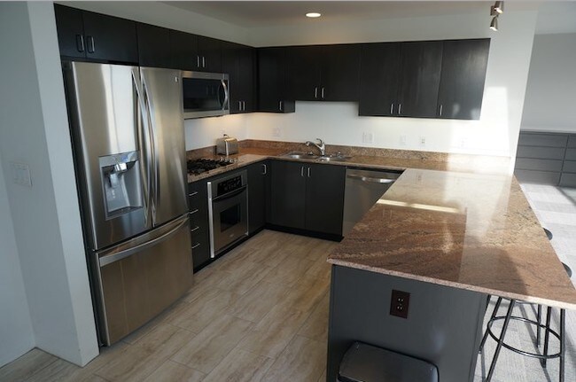 Kitchen - 285 W 6th St