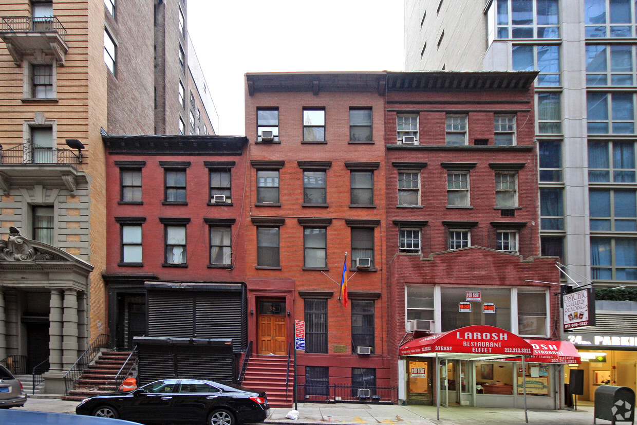 Building Photo - 35 E 29th St