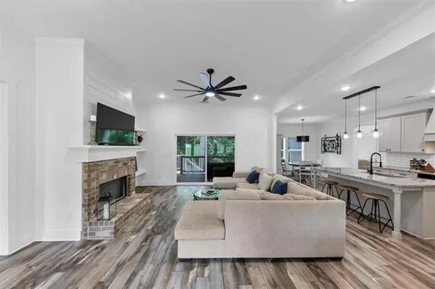 Foto del edificio - 1021 Windsor Creek Dr