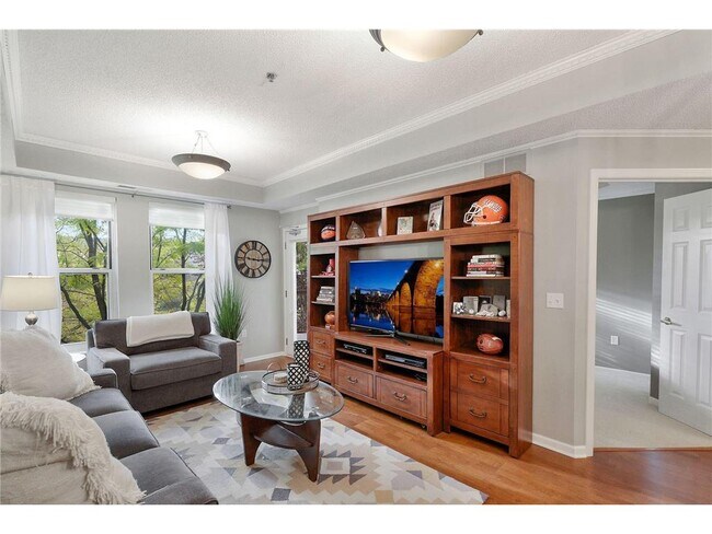 Foto del edificio - 645 N 1st St