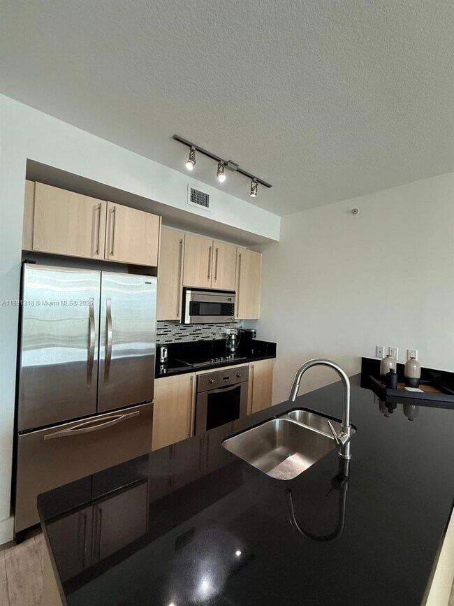 Foto del edificio - 1111 SW 1st Ave